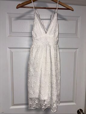 Ivory Floral Lace V-Neck Midi Dress with Spaghetti Straps